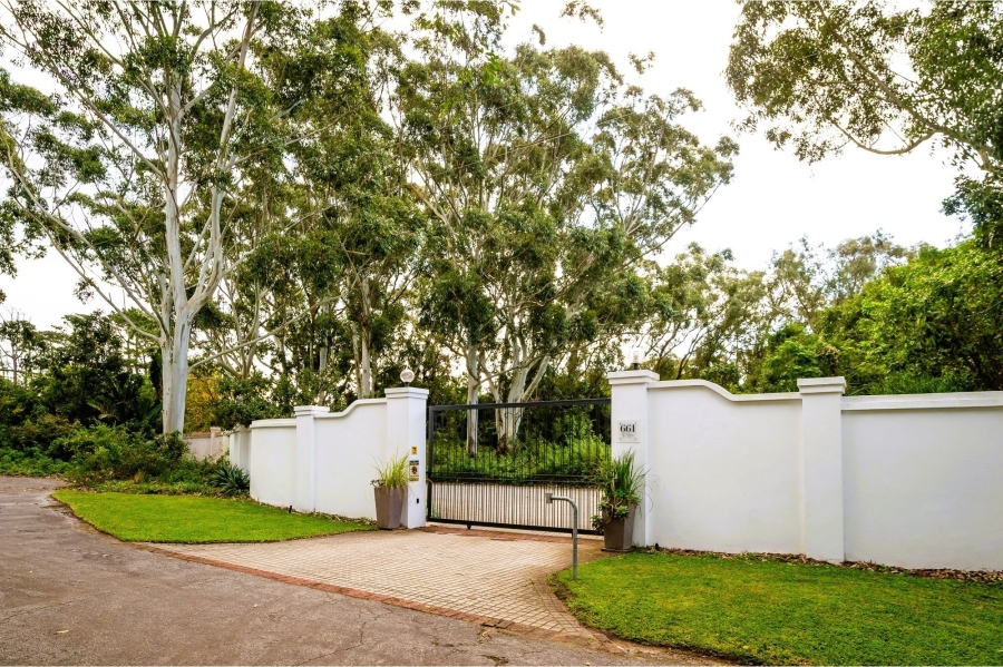 5 Bedroom Property for Sale in Theescombe Eastern Cape